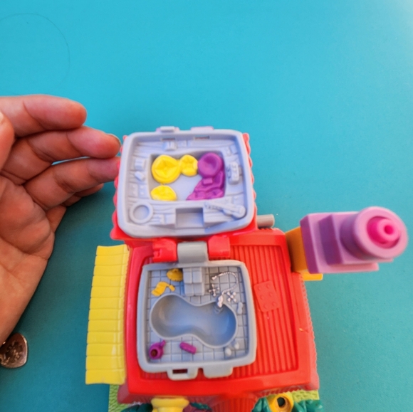 Vinatge 1994 polly pocket house - Picture 2 of 5